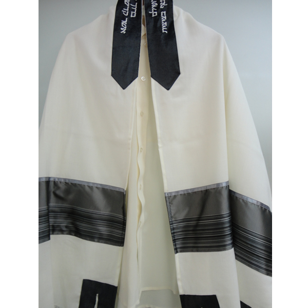 GREY TALLIT