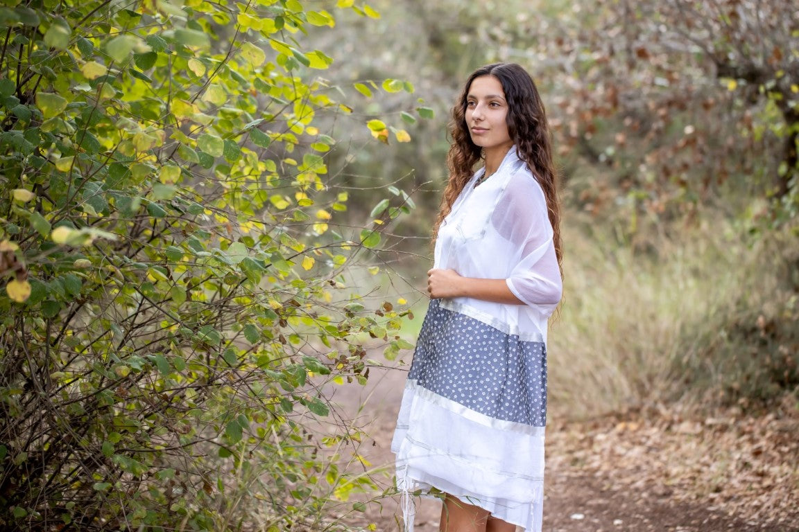 Handmade Sheer Tallit With Silver Dots, Women's Tallit, Girl's Tallit, Feminine Tallit, Bat Mitzvah Tallit bush
